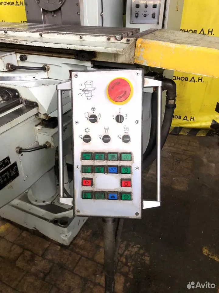 Станок универсальный фрезерный FU350rapug-01