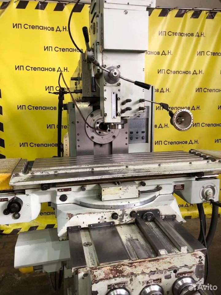 Станок универсальный фрезерный FU350rapug-01