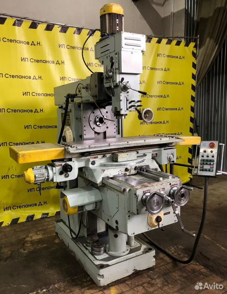 Станок универсальный фрезерный FU350rapug-01