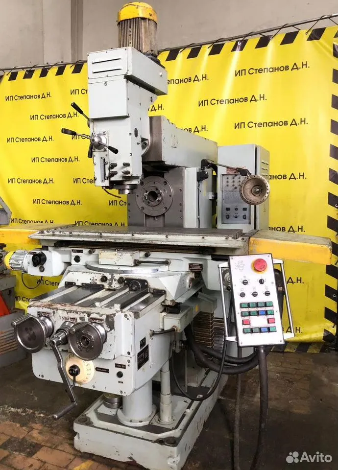 Станок универсальный фрезерный FU350rapug-01
